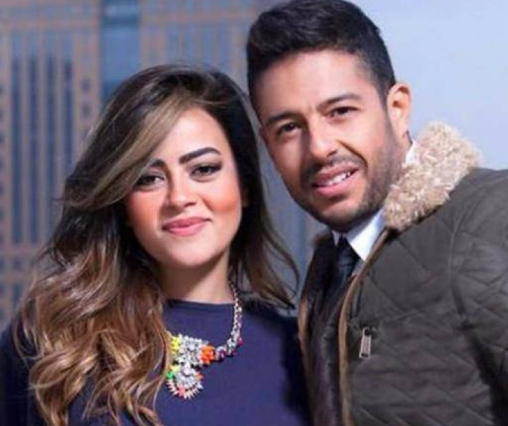 أول تعليق من زوجة محمد حماقي بعد جلوسه على ركبتيه وتقديمه خاتم لمتسابقة "ذا فويس"