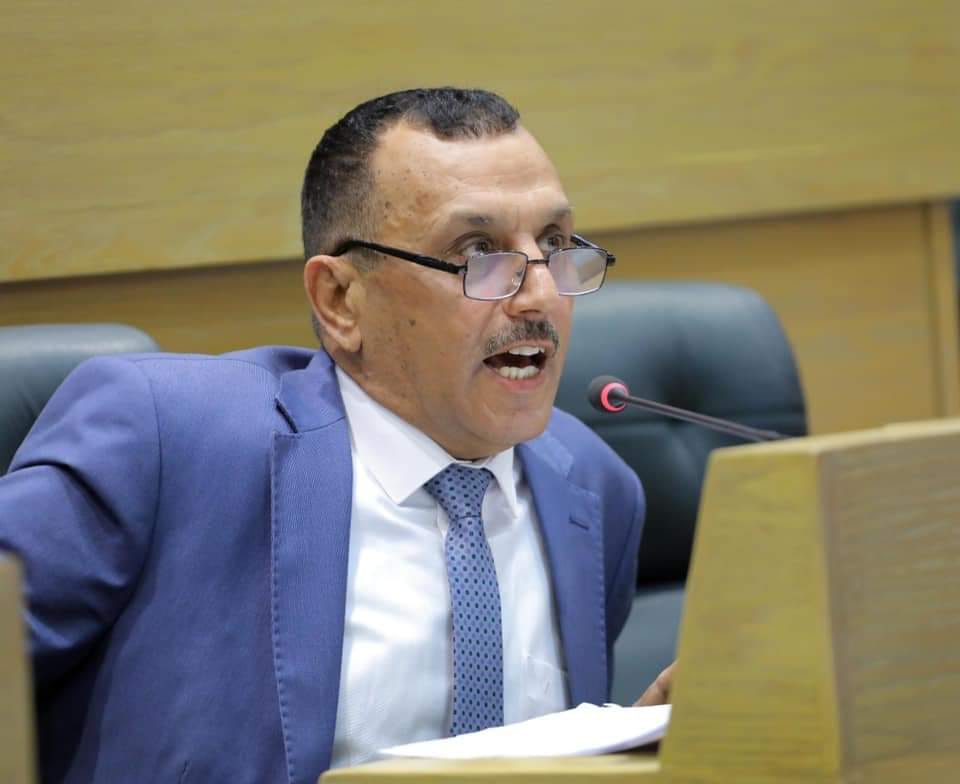 النائب السابق عطا ابداح: "قيادات حزبية تتمرد وتغرد خارج أُطرها بدعم مرشح آخر لرئاسة النواب"