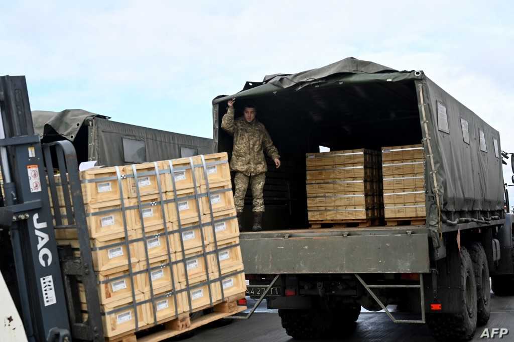 فرنسا ترسل 55 طنا من المساعدات الإنسانية إلى أوكرانيا 