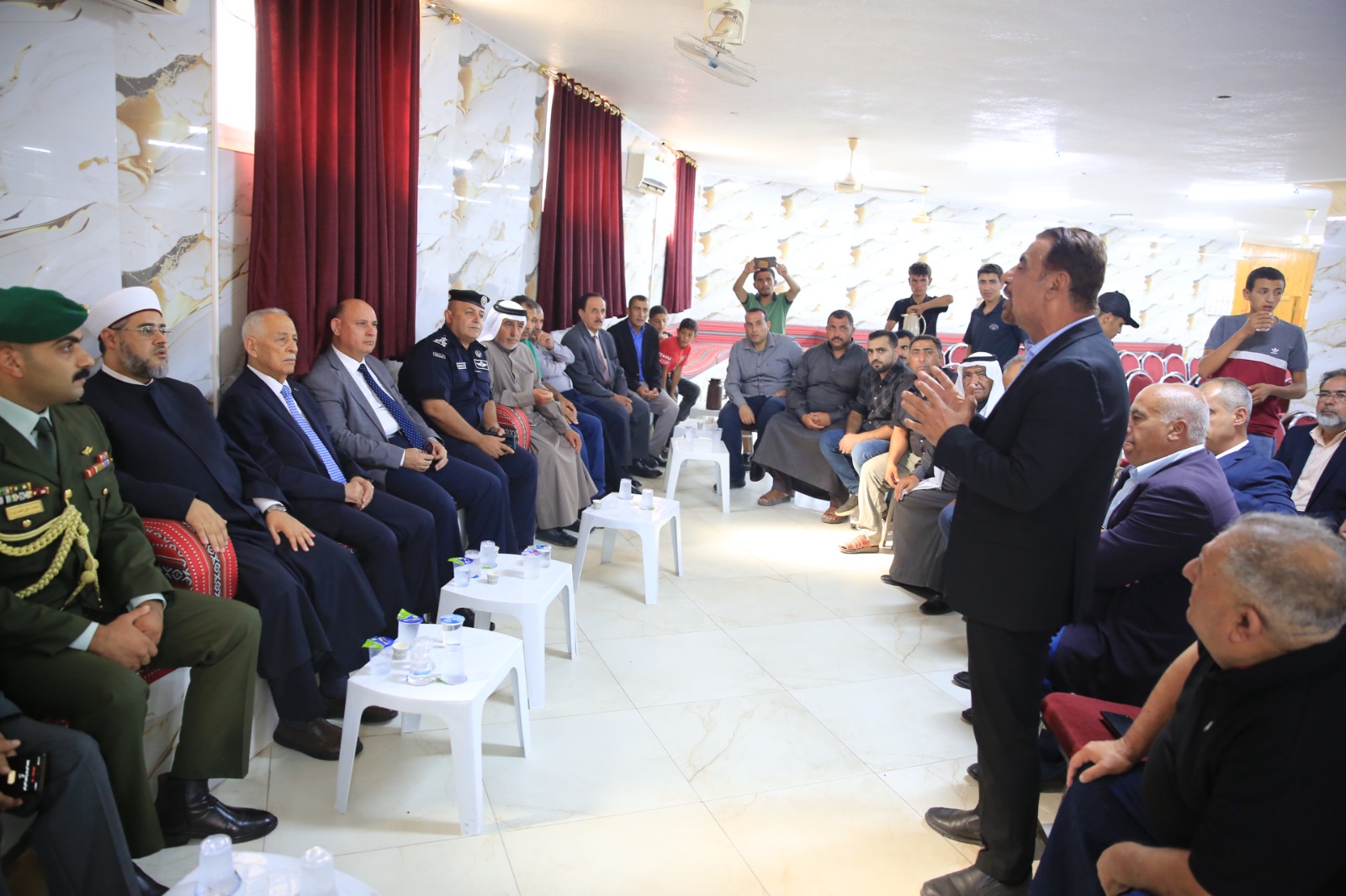 مندوبا عن الملك وولي العهد .. العيسوي يعزي الشرايري والعزام والناصر والزبون