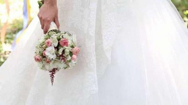 طعنها حتى الموت ..  يقتل زوجته بعد 20 يوماً من الزفاف لسبب غريب