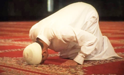 لا أحس بلذة الصلاة بسبب الوسواس عند قراءة الفاتحة!
