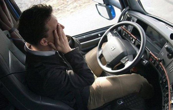 تعرف على أضرار توجيه هواء مكيف السيارة إلى الجسم والوجه