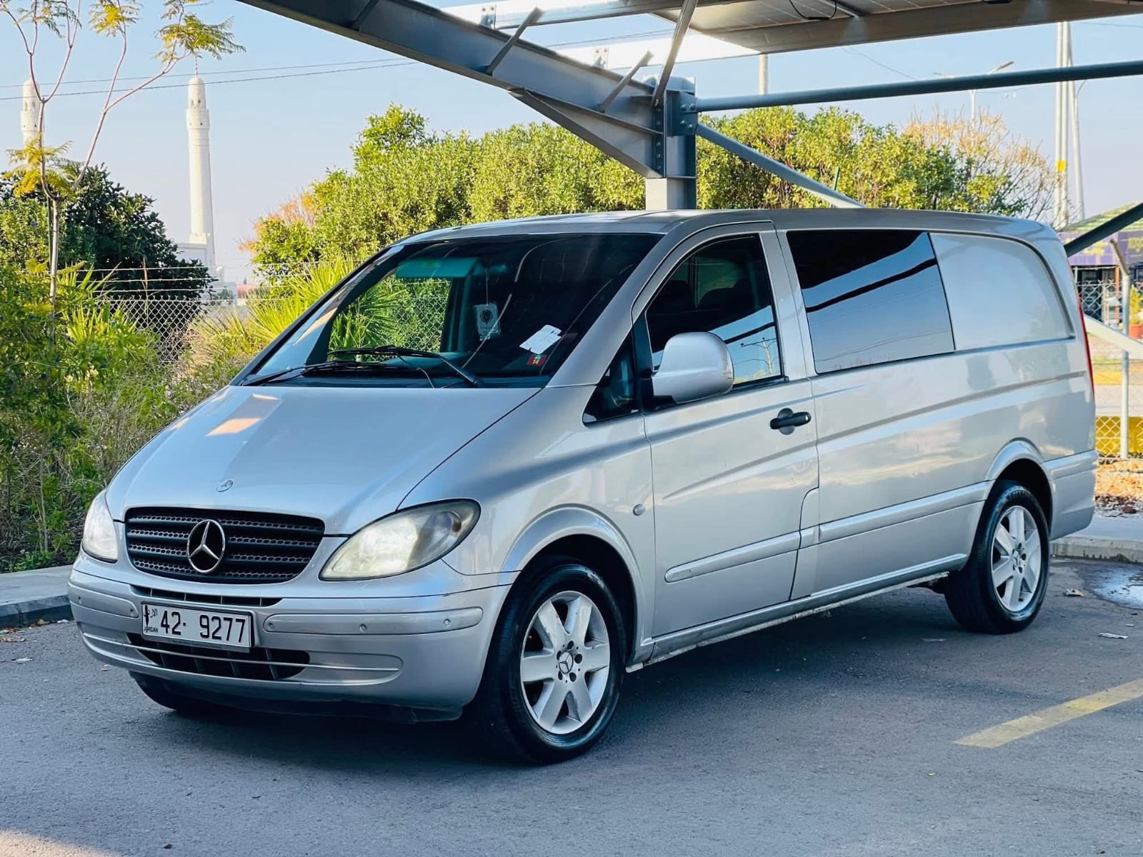 باص مرسيدس فيتو موديل 2004