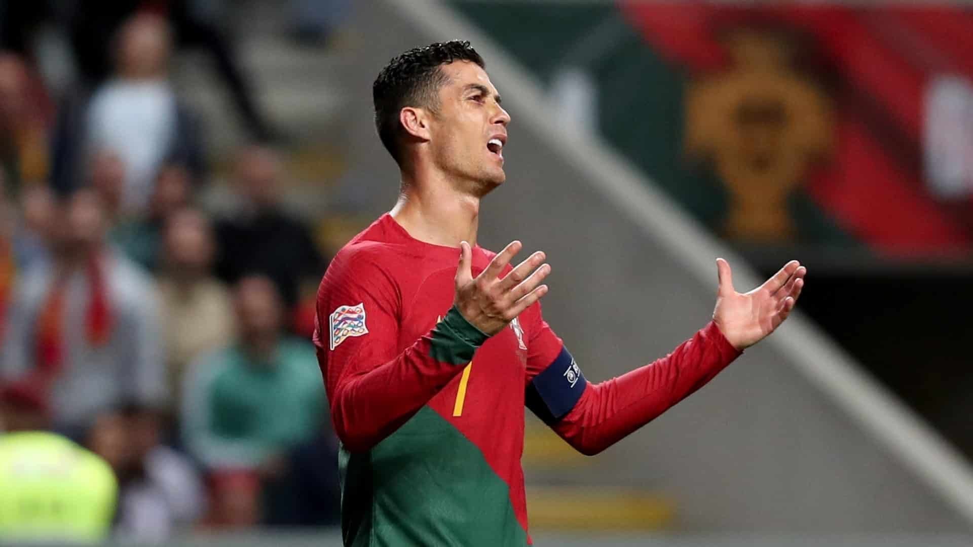 مدرب منتخب البرتغال يفسر قرار استدعاء رونالدو