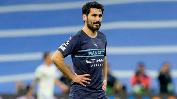 ديلي ميل: مانشستر سيتي يبلغ غوندوغان بالبحث عن ناد جديد