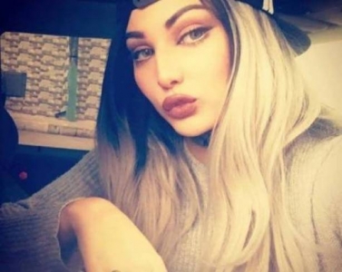 بالصور  ..  خمنوا من هي هذه النجمة ..  ستصدمون بهويتها!!