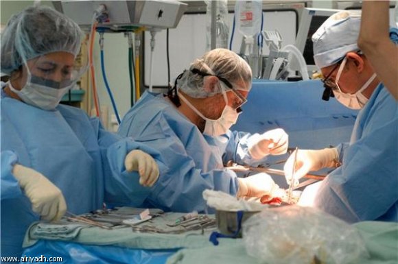 طبيب يروي تفاصيل إنقاذ أمراة أنفجر رحمها أثناء المخاض في مستشفى البشير