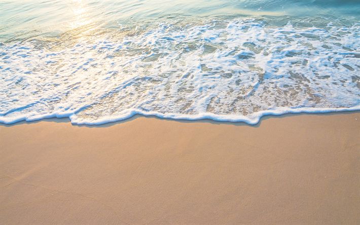 أكثر 10 شواطئ ازدحامًا في العالم 2025
