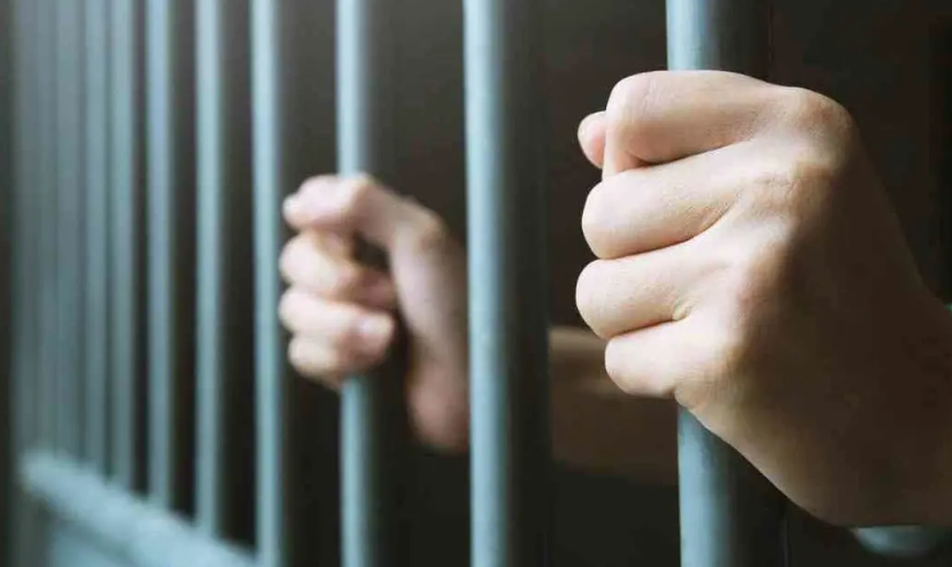 السجن 3 سنوات لـ3 أشخاص تاجروا بمطاعيم كورونا وباعوها