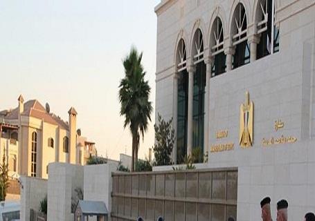 توقيف 4 مصريين إثر مشادات كلامية في السفارة المصرية