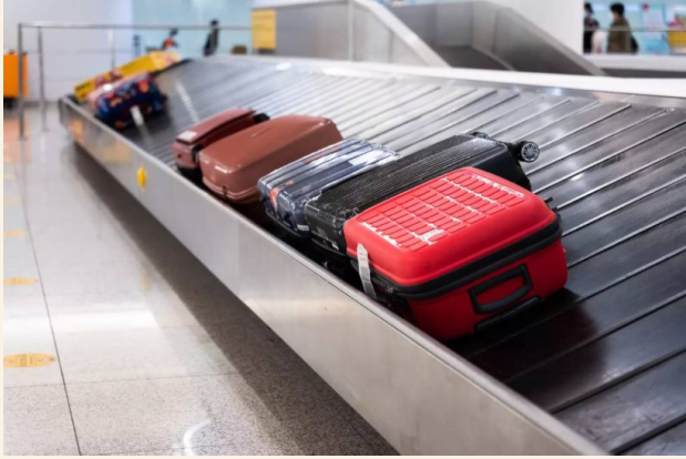 الألوان المفضلة ..  أسرار الوصول لحقيبتك بسرعة في المطارات