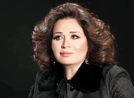 تعرف على زوج إلهام شاهين الأول ..  صورة نادرة