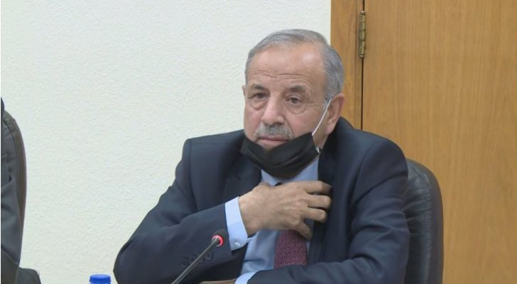 نائب "الخصاونة" يطلب شطب عبارة "الحكومة بطلت تشم" و هكذا رد عليه النواب