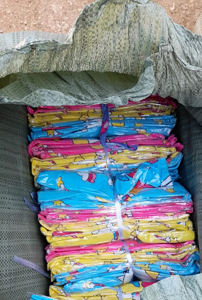 الجمارك تحبط تهريب ألبسة و أحذية داخل قلّاب 