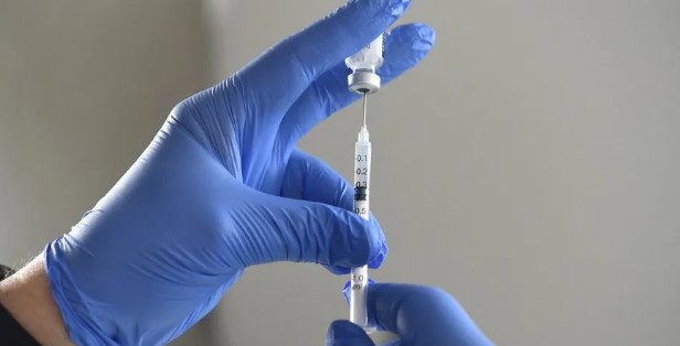"الصحة": مطعوم الإنفلونزا الموسمي مجانًا لهذه الفئة 
