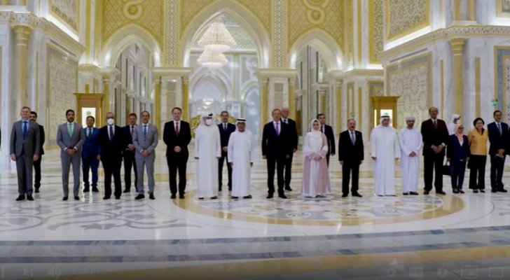 بالفيديو  ..  الإمارات تودع السفير الأردني جمعة العبادي وتكرمه 