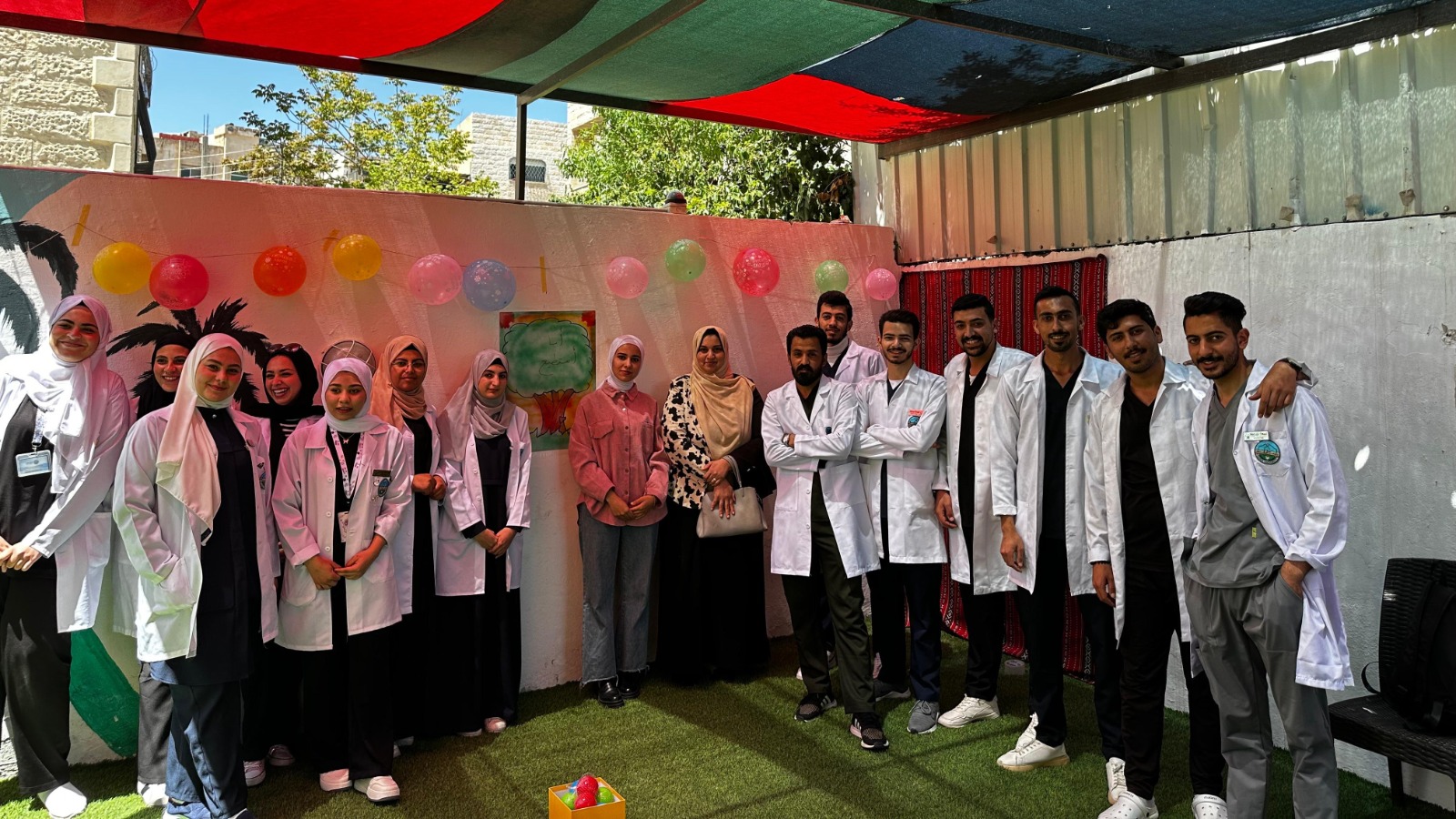 طلبة التمريض بجامعة الزرقاء ينفذون سلسلة مبادرات توعوية لخدمة المجتمع