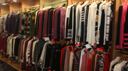 تجار الألبسة: بوادر تحسن بالحركة الشرائية مع بدء رمضان