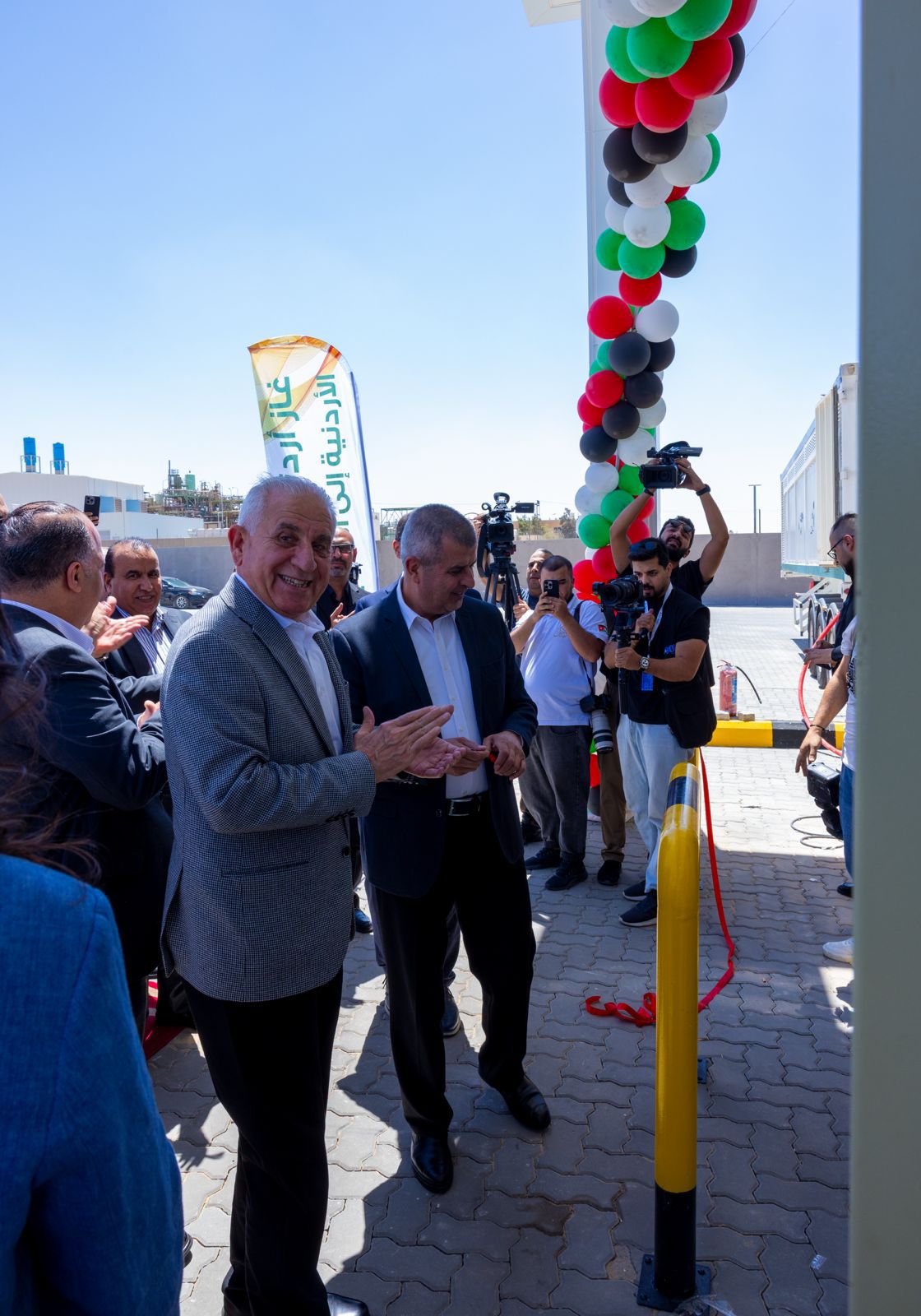 "وطني" تفتتح أول محطة وطنية لتعبئة المركبات والشاحنات بالغاز الطبيعي المضغوط (CNG) في الأردن