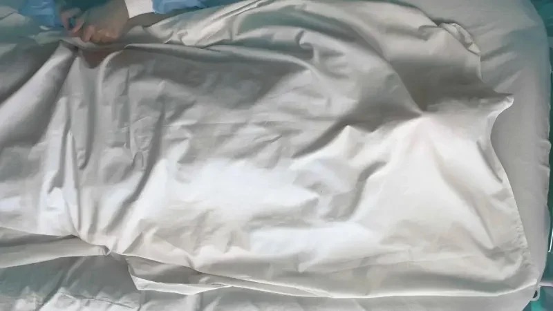 مغربية تخفي وفاة والدتها وتحنط جثتها لسبب صادم ..