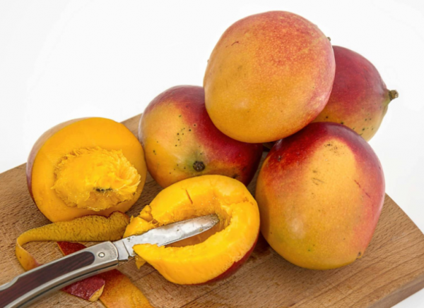 من المشمش للتمر  ..  لماذا يجب أن تضيف الفواكه ذات النواة إلى نظامك الغذائي؟