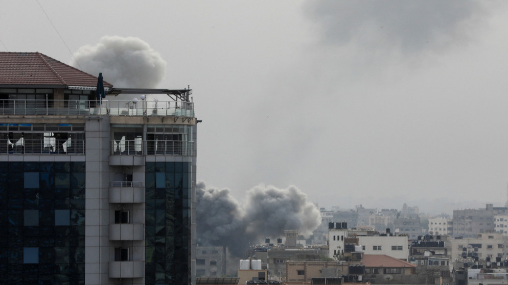 سلسلة غارات إسرائيلية عنيفة في أنحاء متفرقة من غزة