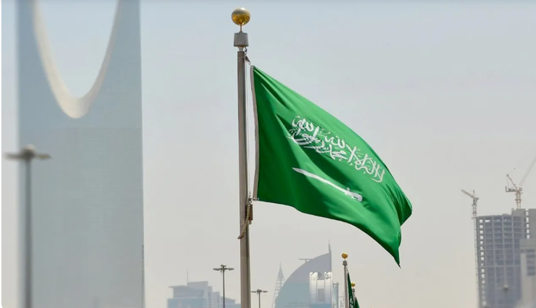السعودية تعيد إصدار تأشيرات الزيارة العائلية ..  وهذه أهم الشروط