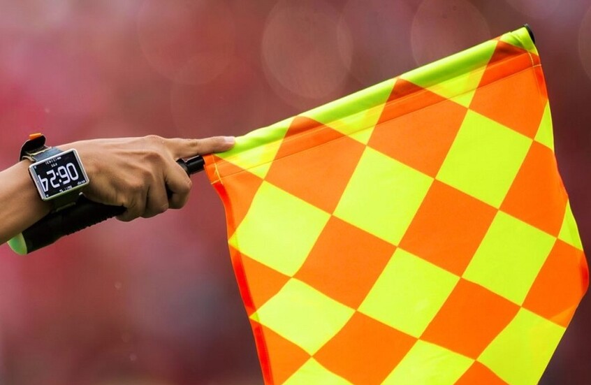 "لكسر مصيدة التسلل!" ..  الفيفا قد يتجه نحو تطبيق قانون "فينغر"