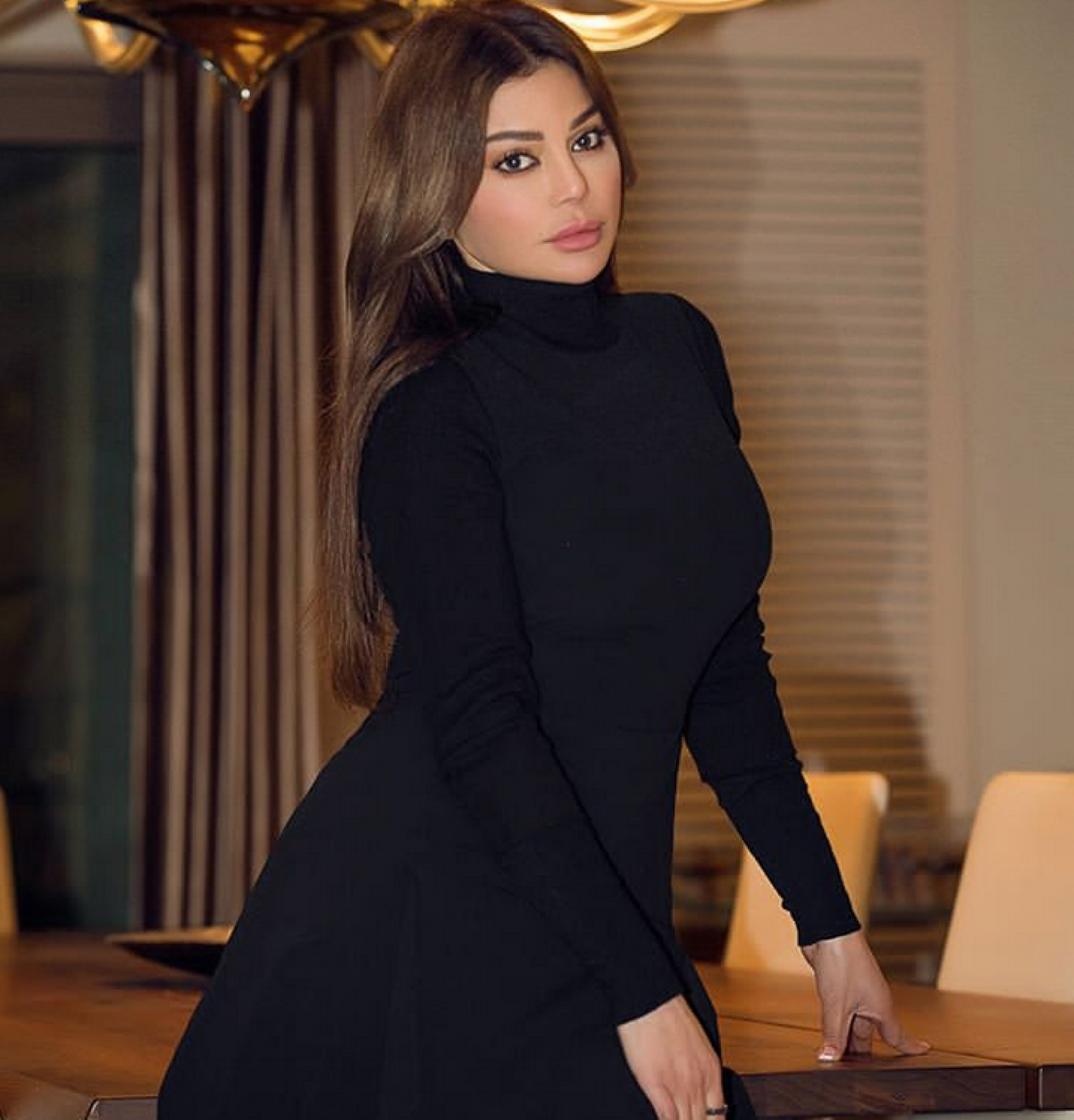 بالصور والفيديو – تعرفوا على كلفة إطلالات هيفاء هبي في "أسود فاتح"