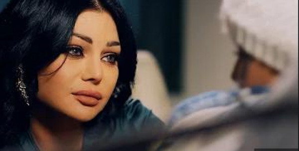 بعد 15 عام ..  محمد كريم يثير الضجة بضربه لهيفاء وهبي في "دكان شحاتة"