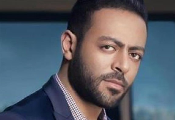 تامر عاشور يعلن خطوبته على مرشحة مصر لمسابقة ملكة جمال الكون