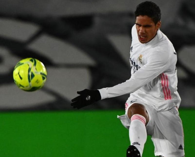 ريال مدريد يعلن إصابة فاران بفيروس كورونا