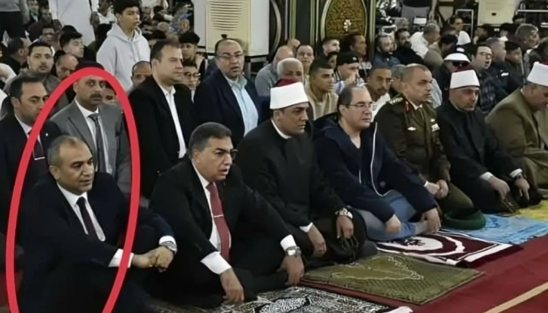 وفاة مسؤول مصري في المسجد خلال صلاة العيد 