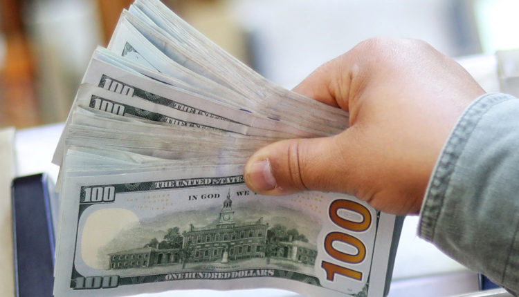 هبوط أسعار الدولار عالميا لأدنى مستوى في اسبوعينلا