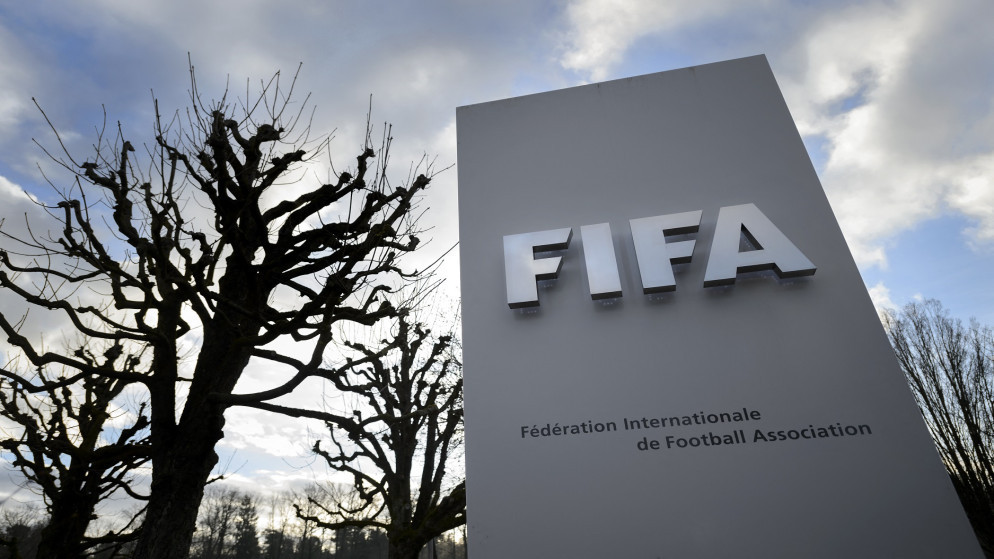 الفيفا يواجه دعوات جديدة للشفافية بعد التراجع عن خطة بيع حصة من كأس العالم