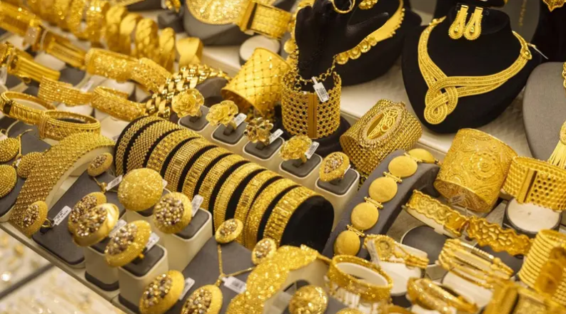 نهب 150 كلغ من مشغولات الزبائن الذهبية ..  صائغ تركي يختفي ويثير بلبلة