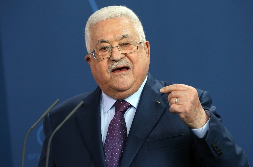 الرئيس الفلسطيني يبحث سبل وقف العدوان الإسرائيلي