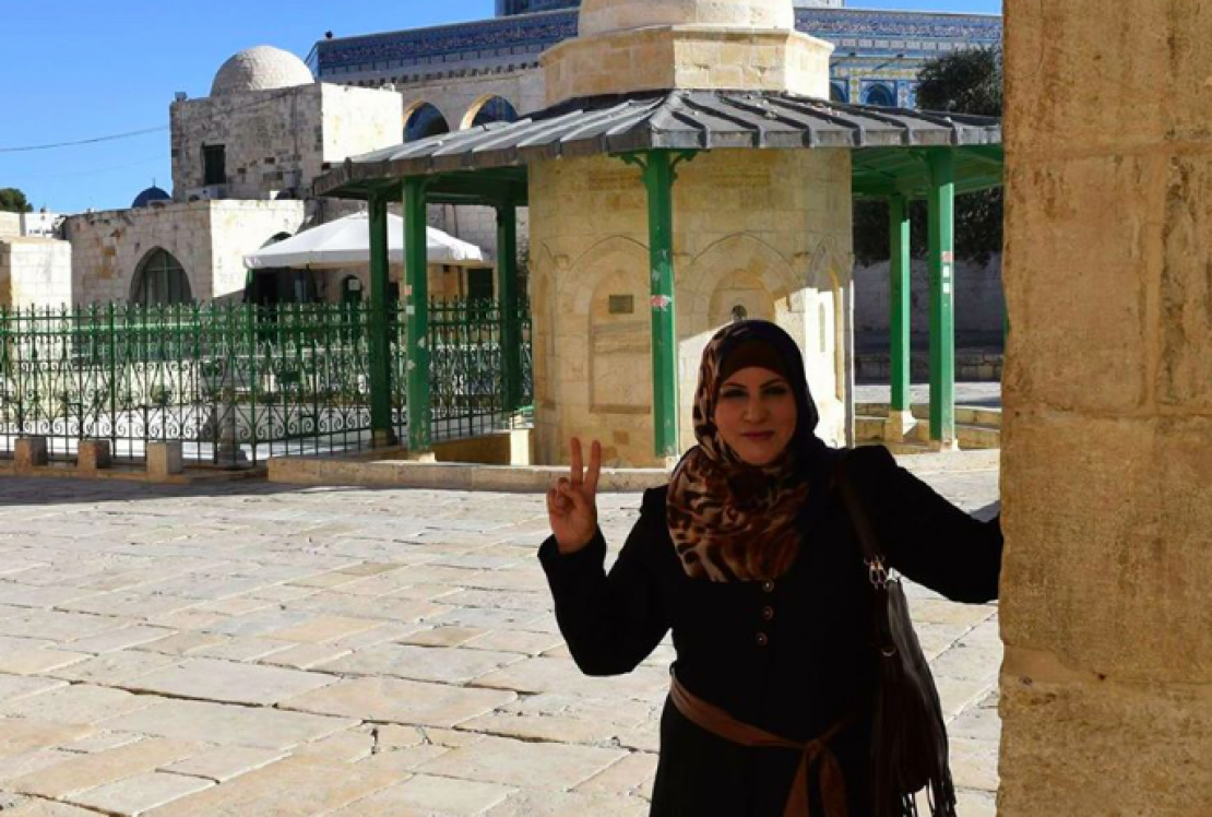 شاهد بالصور  ..  الاحتلال يعتقل سيّدة ونجلها من مدينة القدس المحتلة