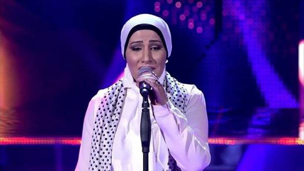 هل تسبّب غناء نجمة The Voice نداء شرارة بطلاق والديها؟