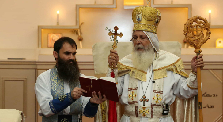 بعد أن طعن داخل كنيسته  ..  "أسقف آشوري يصفح عن المهاجم"