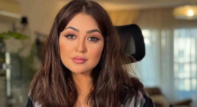 أثناء التصوير ..  شبل أسد يهاجم فنانة مصرية أمام مدربته