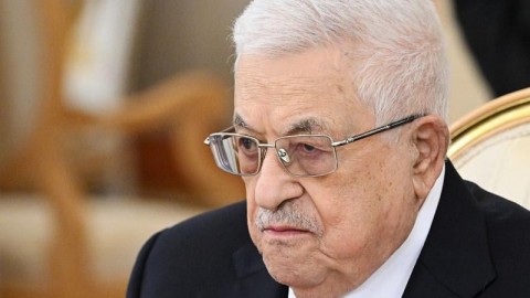 هذا هو سر تأجيل الانتخابات ..  هل هددت "إسرائيل" عباس؟ تفاصيل مفاجئة قلبت الأوراق وأشعلت الغضب