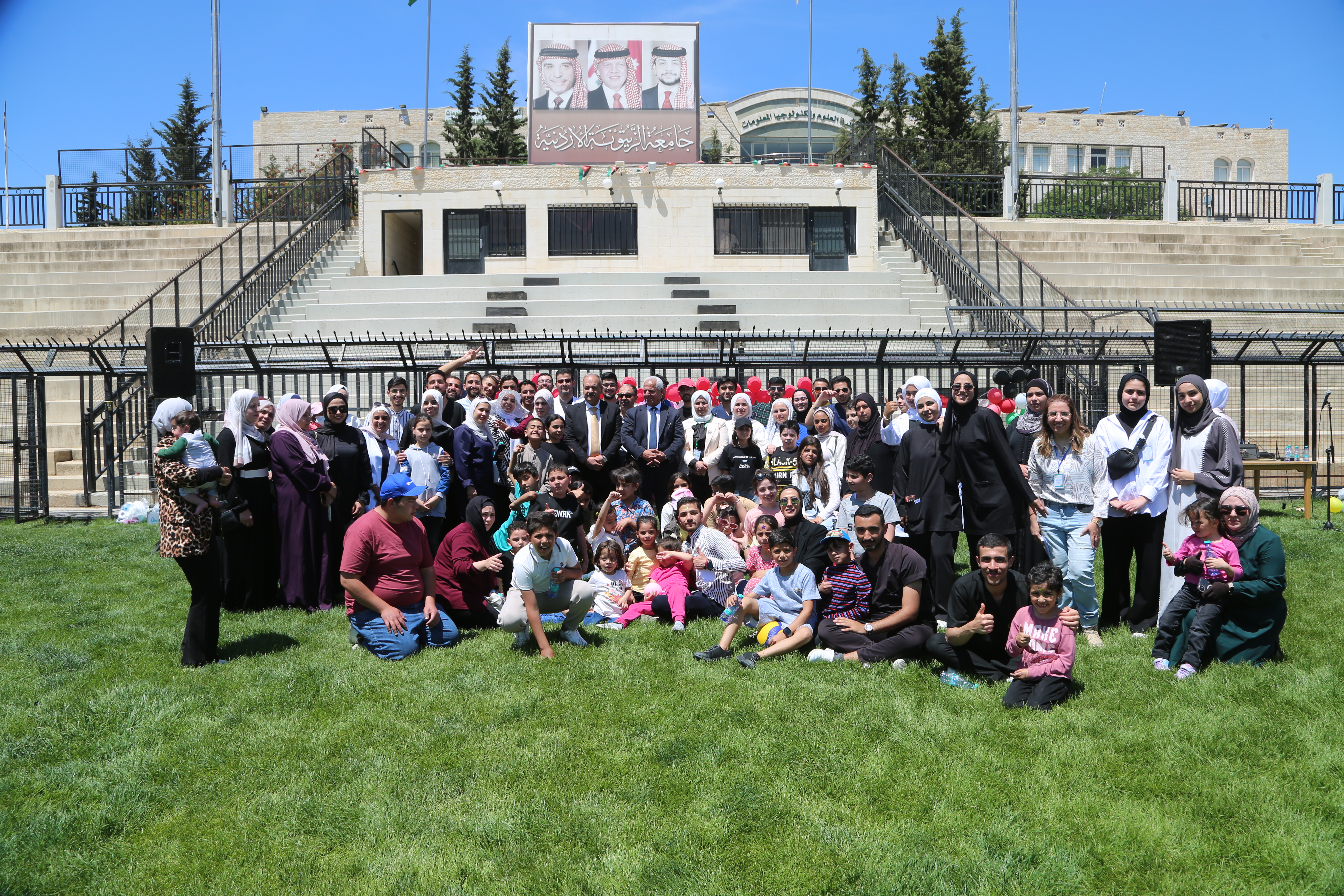 جامعة الزيتونة الأردنية تنظم يوماً ترفيهياً لأطفال مرضى السرطان
