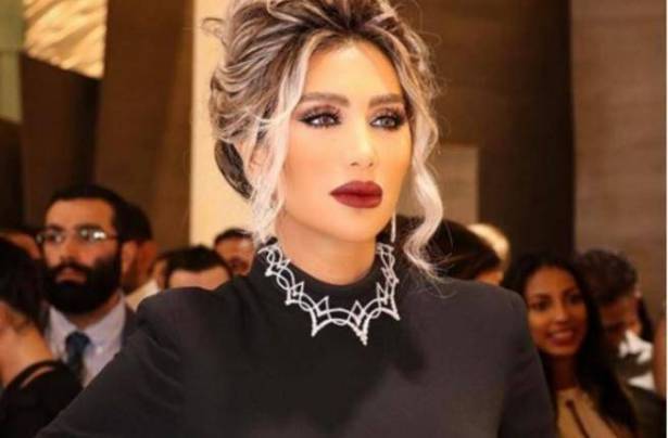بالفيديو: هذا ما حدث مع مايا دياب في مطار بيروت
