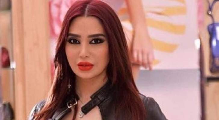 بالفيديو و الصور   ..  فنانة عربية تذهل المشاهدين بتقليدها منى واصف 