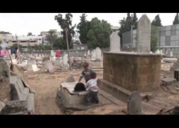 حكايات سكان المقابر في غزة 