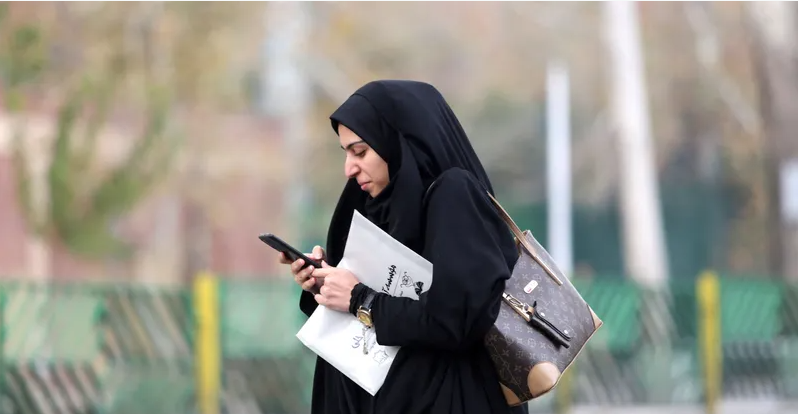 1000 ساعة دون إنترنت ..  إيران تعزل مواطنيها عن العالم