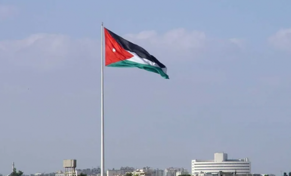 بدء إلزام مالكي الأبنية بوضع سارية علم في مناطق البلديات