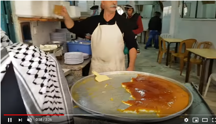 بالفيديو  .. "الكنافة النابلسية" صنعت بنابلس سنة 1850 عن طريق مواطن سوري
